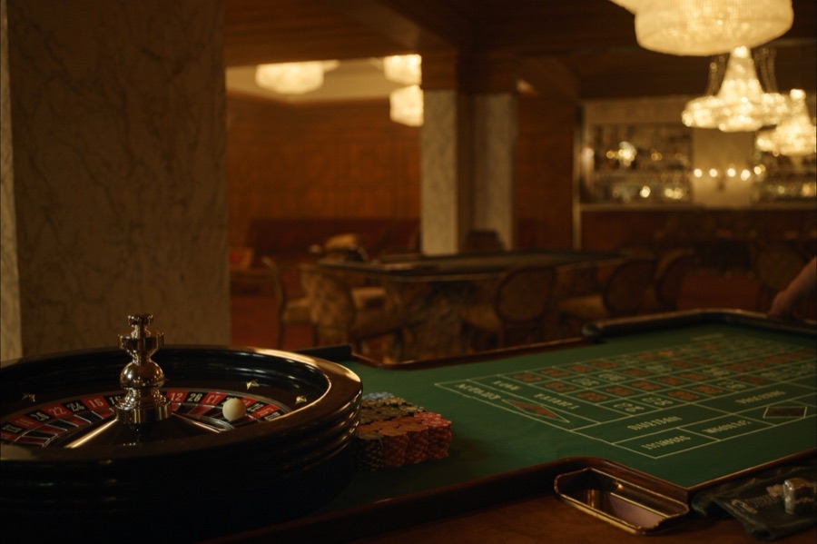 Roulette-Tisch in einem eleganten europäischen Casino